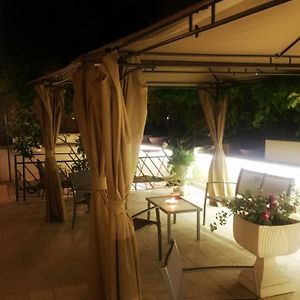 Garden House - Luxury Guest House - Overnight Stay Only